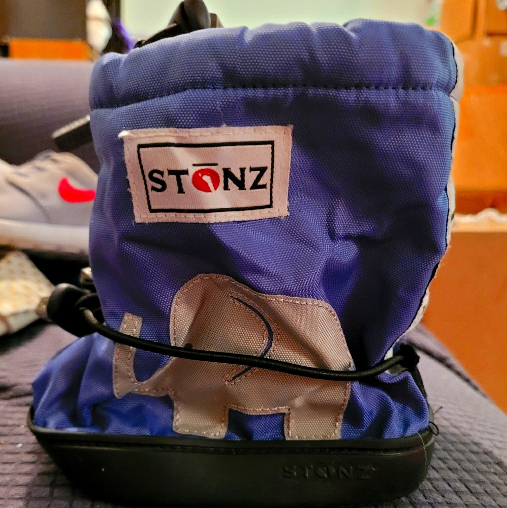 Stonz rain boots